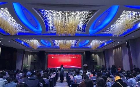 ��������Т�������C��(ji��ng)��Y�ĵ��w��(hu��)