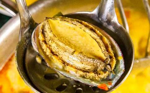 �������U�~�������Ͳ��E