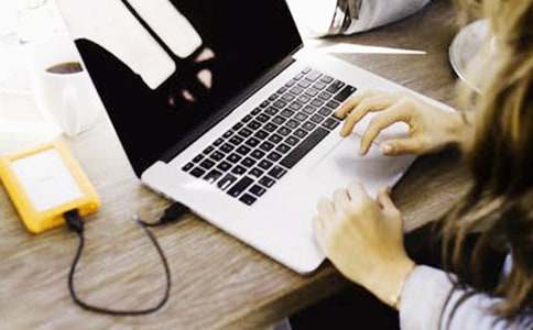 �����ϡ��Ӱ����Ƹ�ú�ͬ