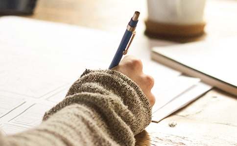 �Y���Ӱ����Ƹ�ú�ͬ