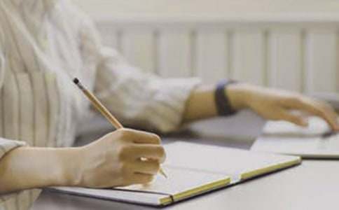 ����c�(l��)�x��У�ͨ��15ƪ��