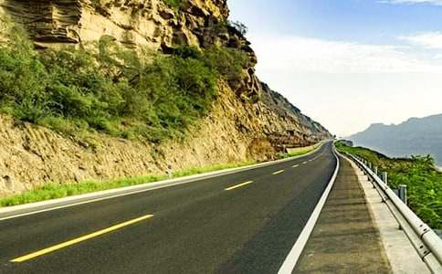 �ຣʡ��S102�������@�ǭh(hu��n)��ƽ����(j��ng)��������ͨ��·���̱��U�И�(bi��o)����