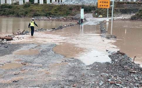 ������ʯ���ĺ��и�600��