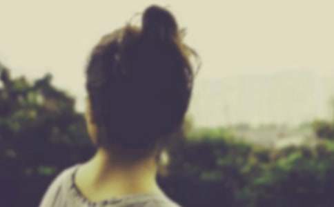 ��Ů���_�ĵ���Ĭ��Ц����