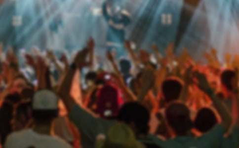 ���е�ż������