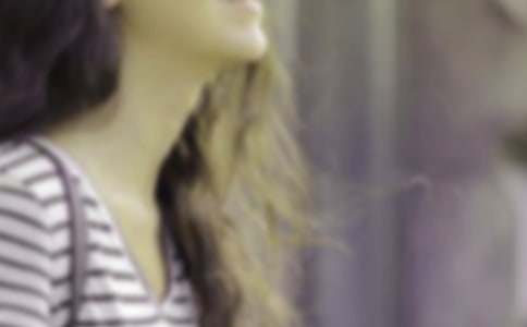 �����^����Ů��Ȼ���и�