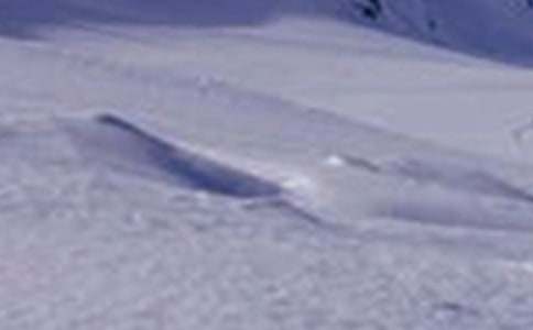 ����ѩɽ�����ĵ��w��(hu��)