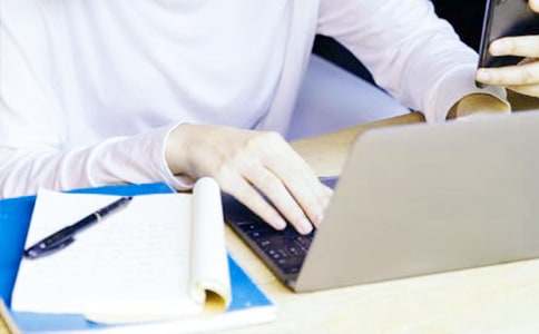 �����������Y