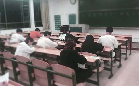 �߿��\�ſ�ԇ���Z��[���A]