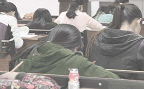 ���õ��\�ſ�ԇ���Z��ģ�弯����ƪ